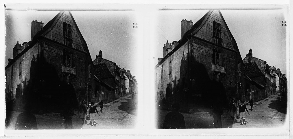 Maison ancienne rue du petit Charmont